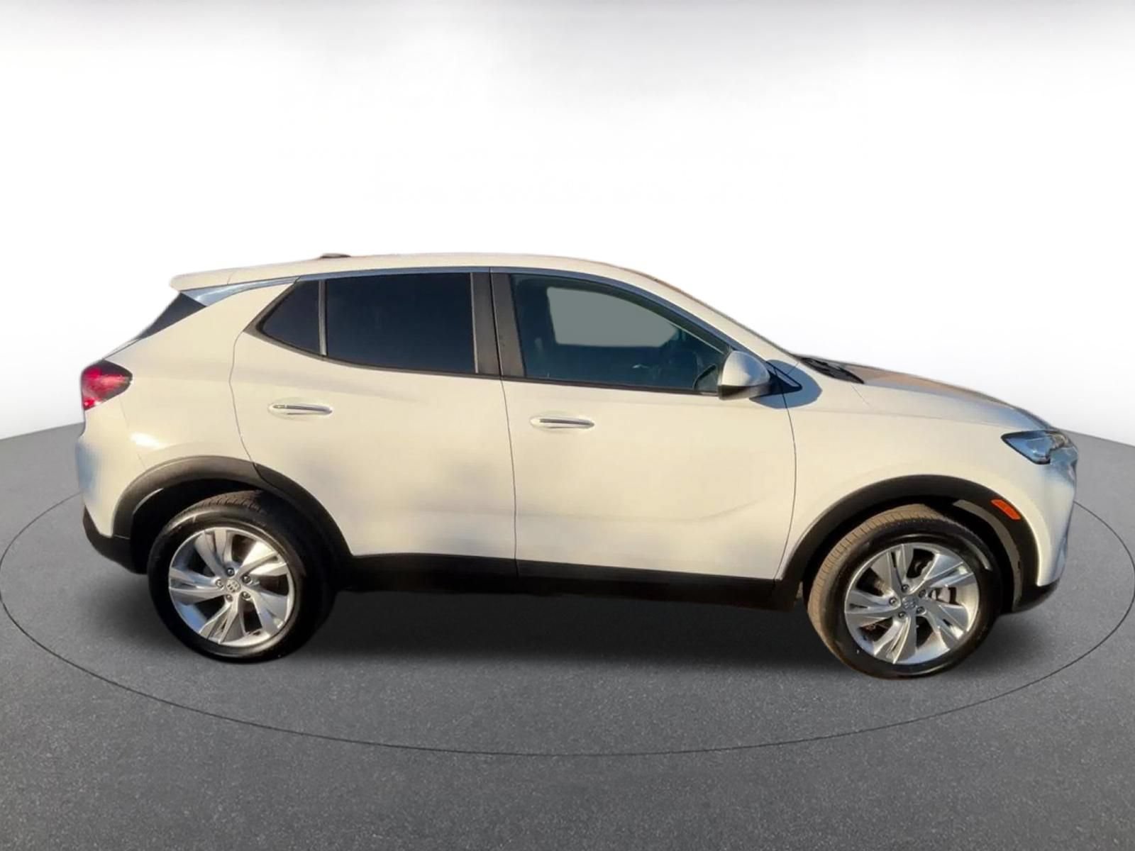 Used 2025 Buick Encore GX Preferred AWD/4WD image 15