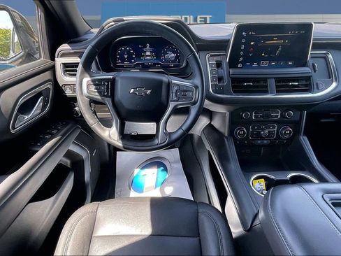 Used 2024 Chevrolet Tahoe Z71 w/ Luxury Package AWD/4WD image 8