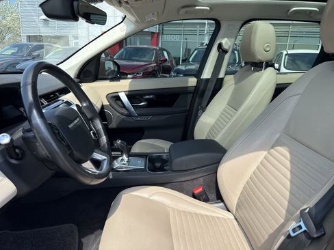 Used 2020 Land Rover Discovery Sport SE image 14