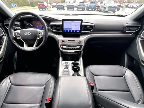 Used 2023 Ford Explorer XLT w/ Equipment Group 202A image 22