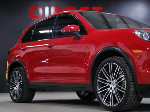 Used 2018 Porsche Cayenne S image 3