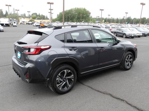 Used 2024 Subaru Crosstrek 2.0i Premium AWD/4WD image 5