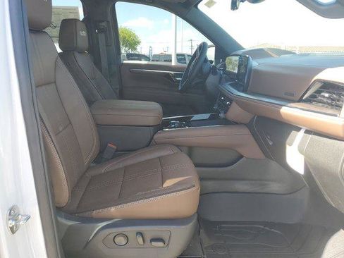 New 2026 Chevrolet Tahoe High Country w/ Sun And Tow Package AWD/4WD image 10