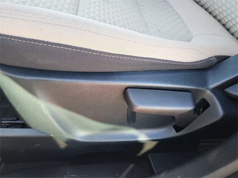 Used 2022 Ford Escape SE w/ Cold Weather Package image 9