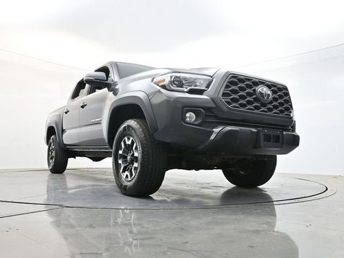 Used 2022 Toyota Tacoma TRD Off-Road AWD/4WD image 26