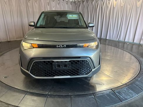 Used 2025 Kia Soul LX w/ LX Technology Package FWD image 2