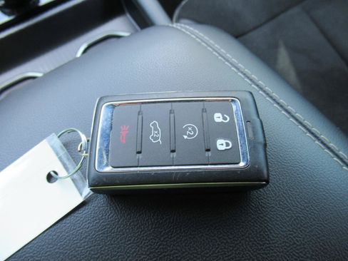 Used 2025 Jeep Grand Cherokee L Laredo RWD image 31
