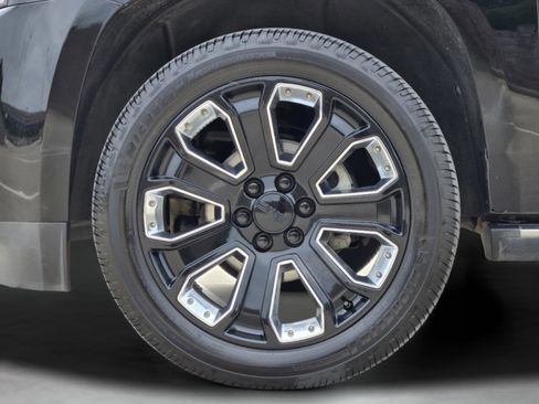 Used 2019 GMC Yukon XL Denali w/ Denali Ultimate Package AWD/4WD image 11