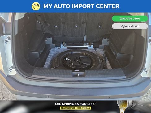 Used 2022 Nissan Rogue SV image 30