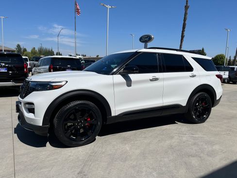 Used 2020 Ford Explorer ST w/ ST Street Pack AWD/4WD image 2
