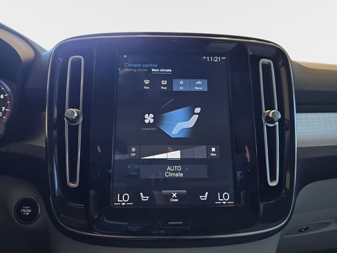 Used 2019 Volvo XC40 T5 Momentum AWD/4WD image 25