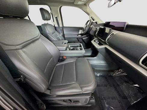 Used 2025 Ford Expedition Max Active image 30