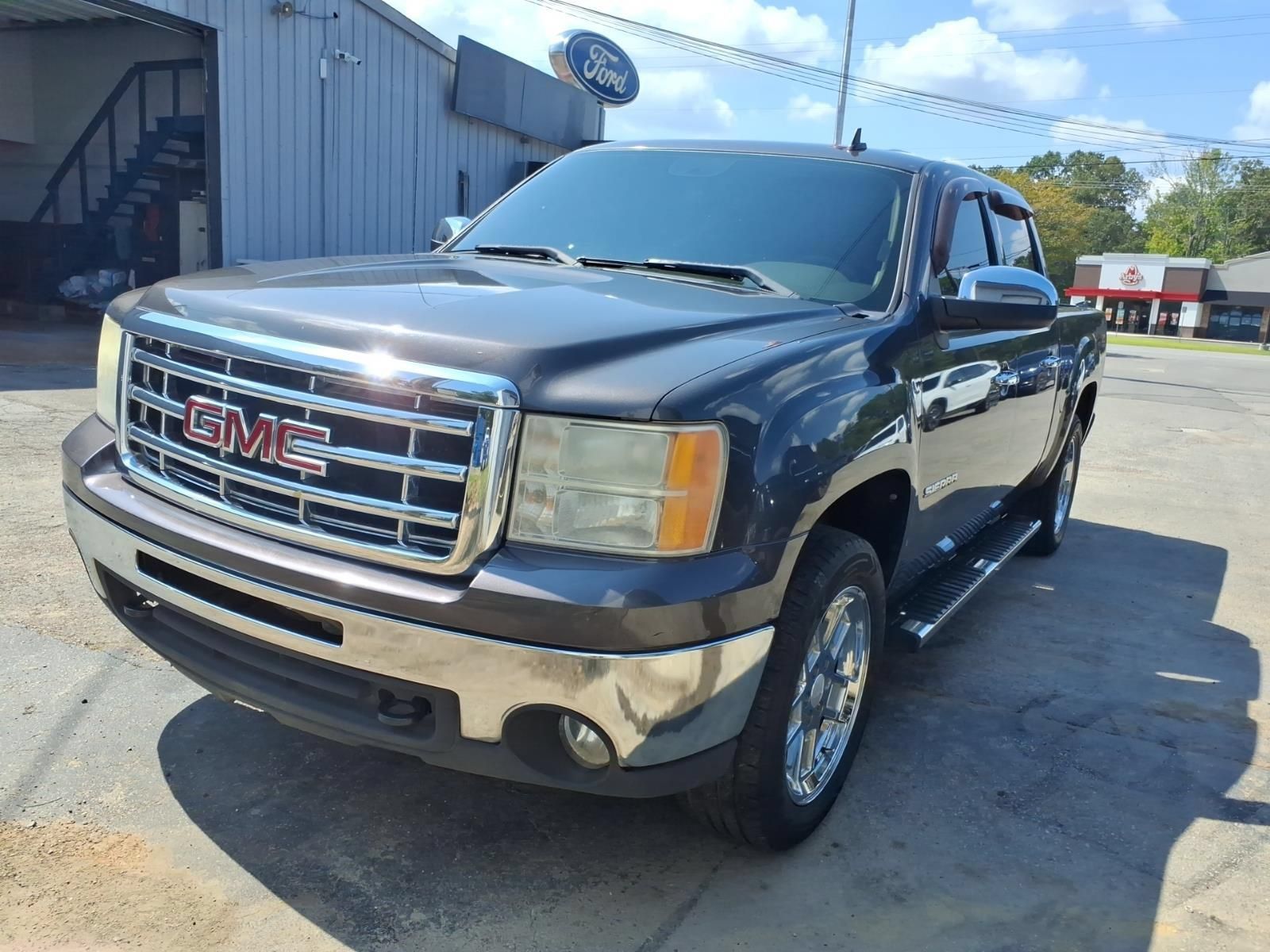 Used 2011 GMC Sierra 1500 SLE w/ Power Tech Package AWD/4WD image 1