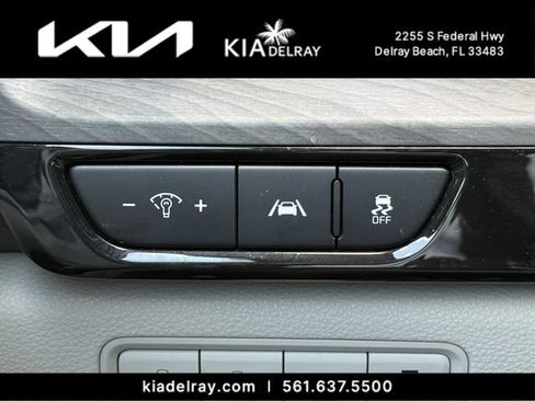 Certified 2024 Kia Carnival EX FWD image 26