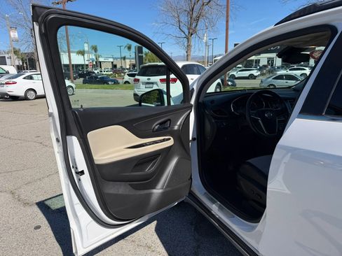 Used 2018 Buick Encore Preferred image 9