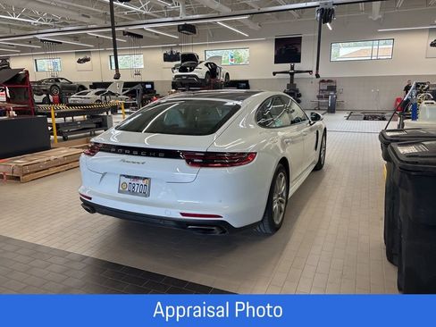 Certified 2018 Porsche Panamera 4 image 4