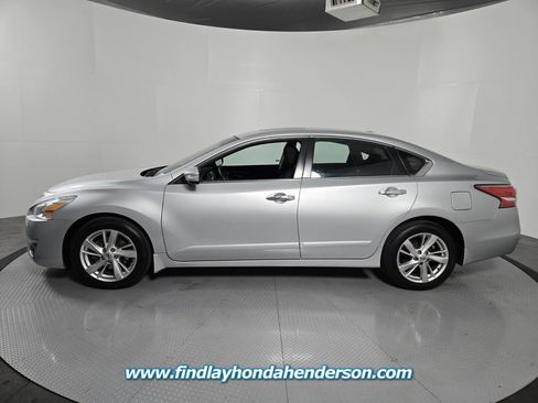 Used 2014 Nissan Altima 2.5 SV w/ Convenience Package image 3