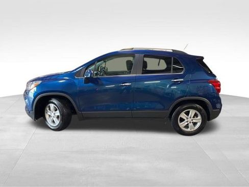 Used 2020 Chevrolet Trax LT w/ Driver Confidence Package FWD image 4