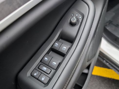 New 2025 Jeep Grand Cherokee Limited image 22