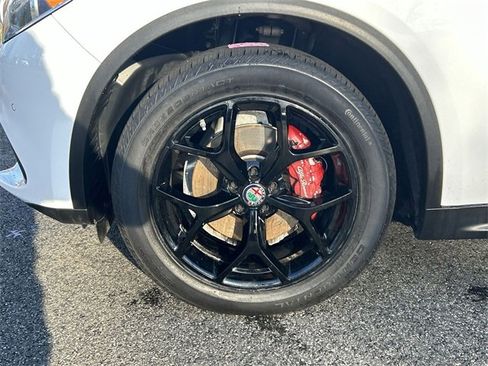 Used 2019 Alfa Romeo Stelvio Ti image 10