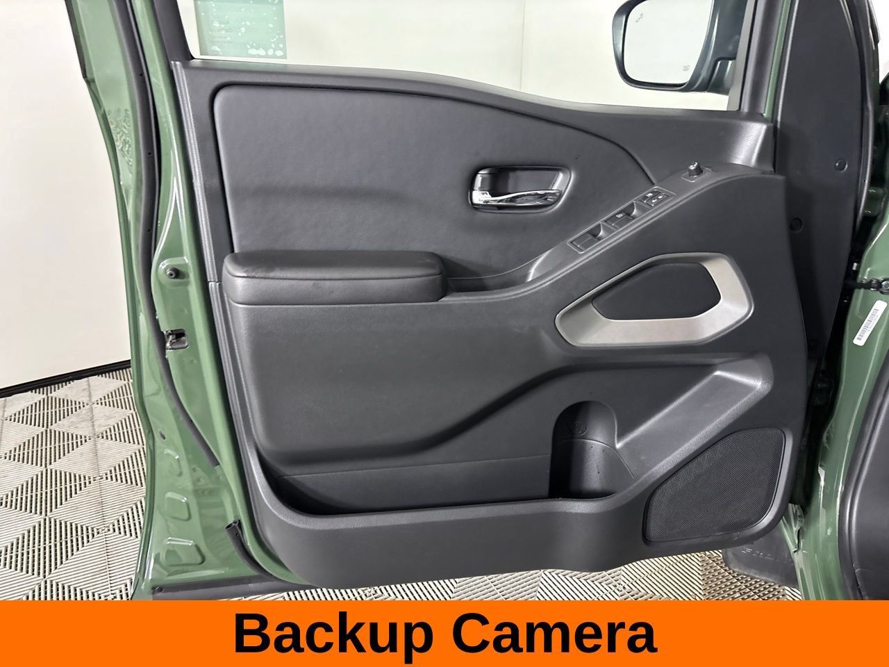 Used 2025 Nissan Frontier SV w/ SV Convenience Package AWD/4WD image 10