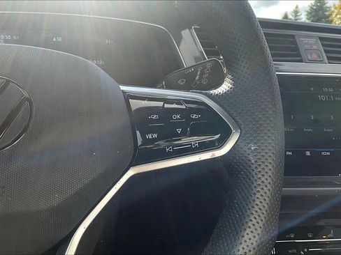 Used 2024 Volkswagen Tiguan SE R-Line w/ MDO Package, Two-Row image 15