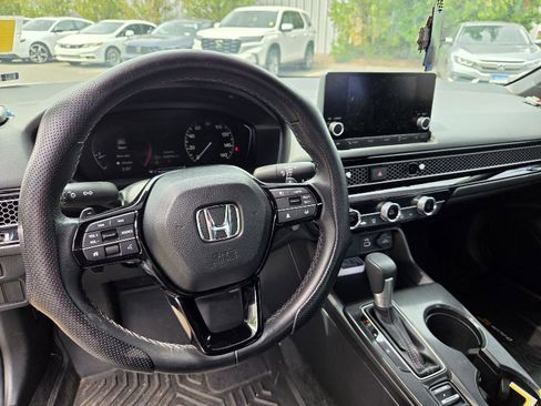 Used 2024 Honda Civic Sport image 7