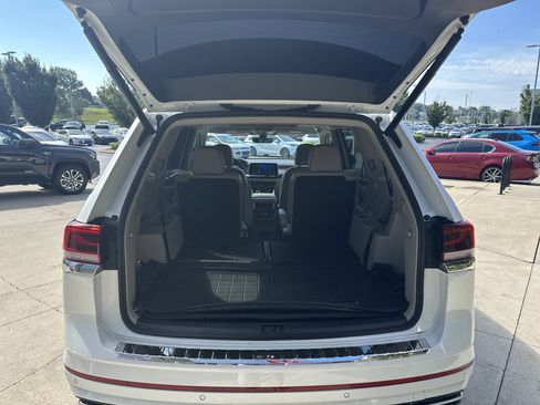 Used 2024 Volkswagen Atlas SEL Premium R-Line AWD/4WD image 29
