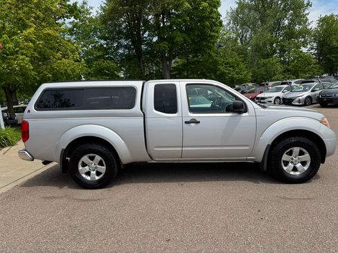 Used 2013 Nissan Frontier SV w/ SV Value Truck Pkg AWD/4WD image 8