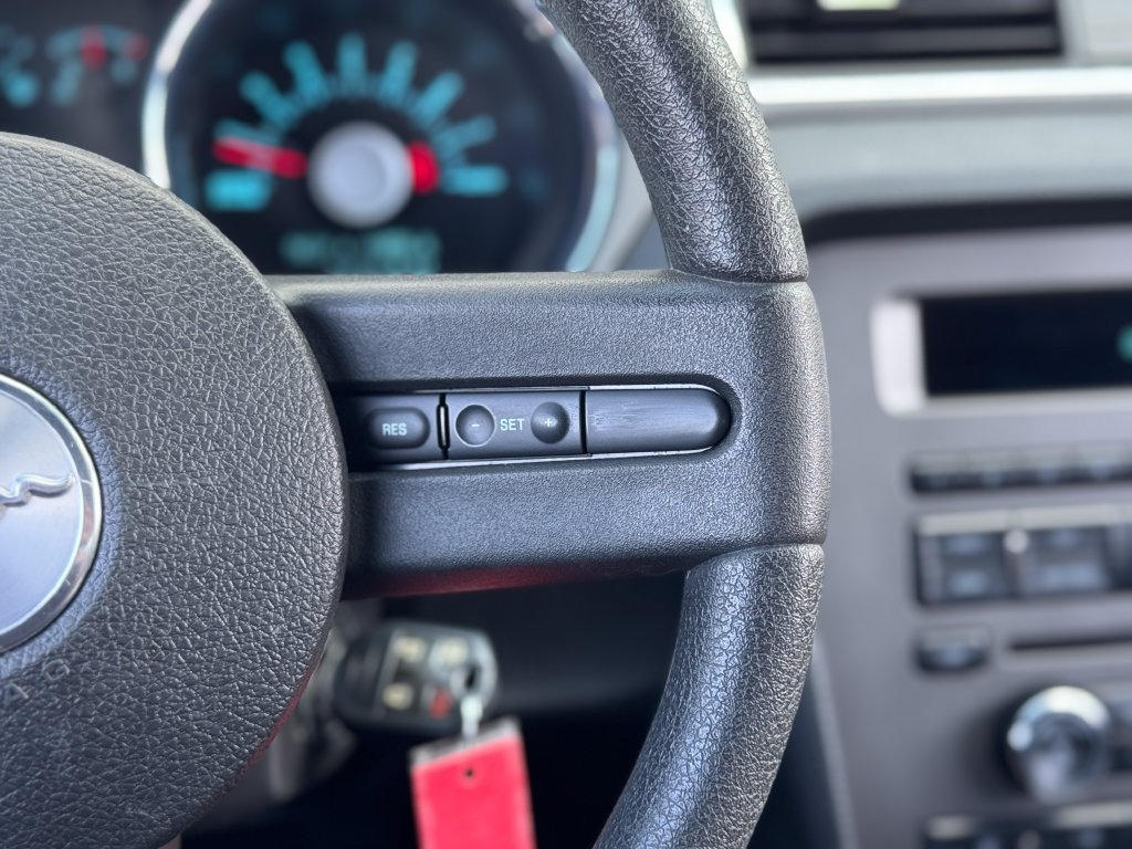 Used 2012 Ford Mustang Convertible RWD image 9