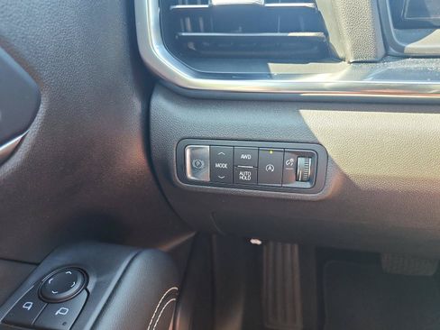 Certified 2025 GMC Terrain Elevation AWD/4WD image 18