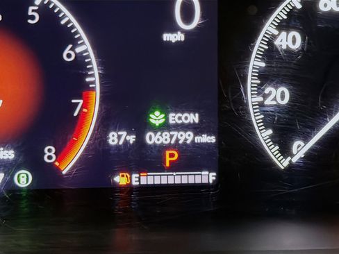 Used 2023 Honda HR-V LX image 8