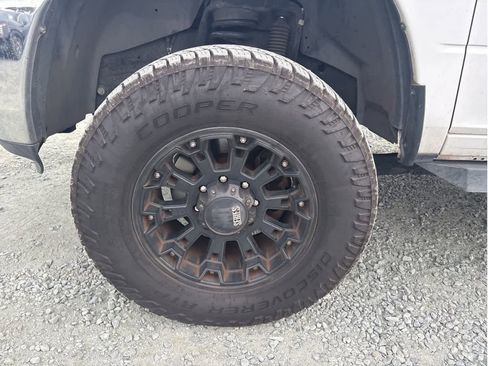 Used 2016 RAM 2500 Tradesman w/ Chrome Appearance Group image 24