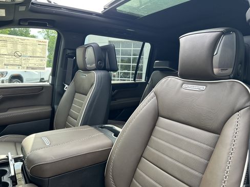 New 2026 GMC Yukon XL Denali Ultimate AWD/4WD image 22