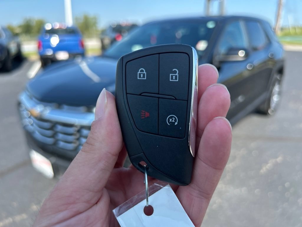 Used 2026 Chevrolet Equinox LT AWD/4WD image 42
