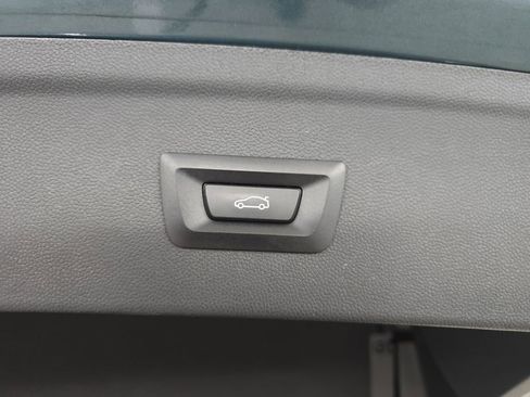 Used 2024 BMW iX xDrive50 image 31