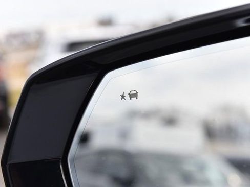 Used 2021 GMC Yukon Denali w/ Denali Premium Package image 10