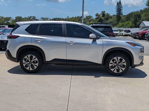 Used 2023 Nissan Rogue SV FWD image 4