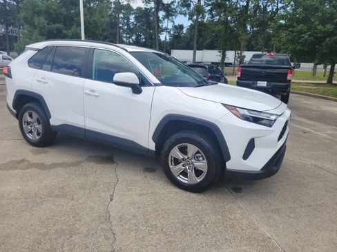 Certified 2025 Toyota RAV4 XLE FWD image 9