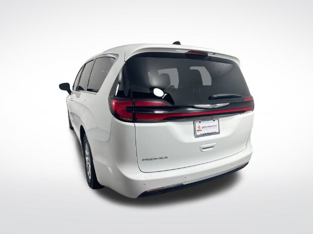 Used 2023 Chrysler Pacifica Touring-L FWD image 31