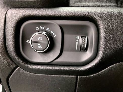 Used 2024 RAM 2500 Big Horn AWD/4WD image 36