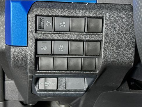 Used 2025 Toyota Tacoma TRD Off-Road image 17