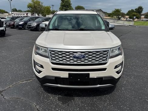 Used 2017 Ford Explorer Platinum AWD/4WD image 4