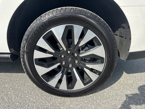 Used 2025 Ford Expedition Platinum w/ Driver's Package image 37