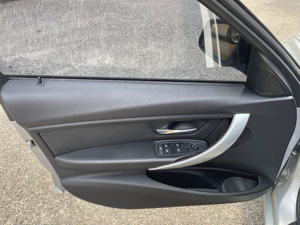 Used 2015 BMW 328i Sedan RWD image 17