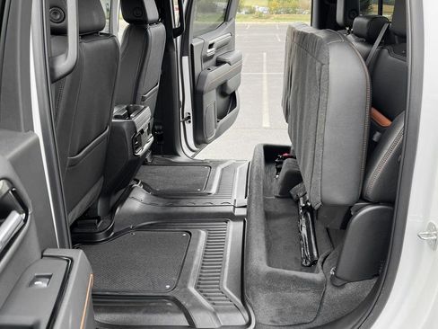 Used 2024 GMC Sierra 1500 AT4 w/ AT4 Preferred Package image 18