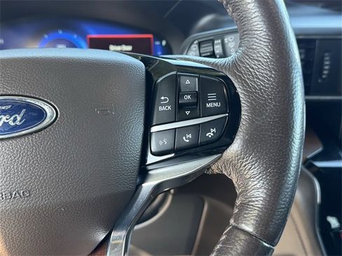 Used 2022 Ford Explorer King Ranch image 13