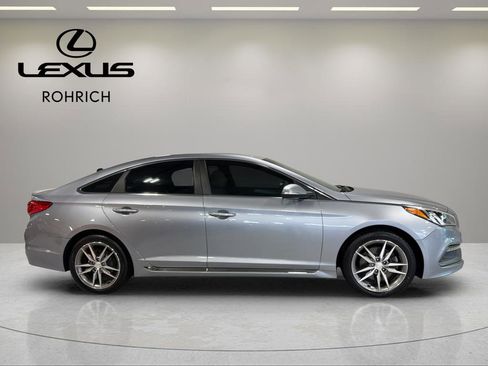Used 2017 Hyundai Sonata Sport 2.0T w/ Cargo Package image 5