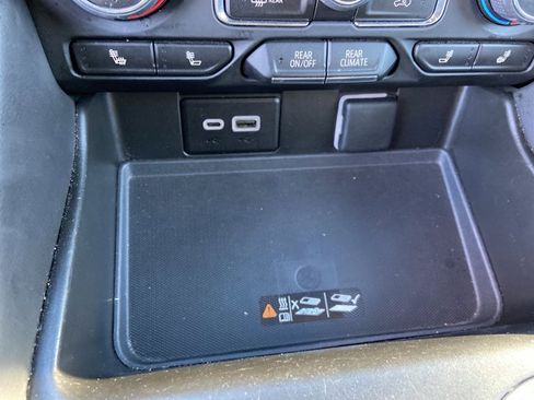 Used 2023 Chevrolet Suburban LT image 45