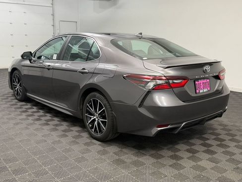 Used 2021 Toyota Camry SE w/ Cold Weather Package FWD image 3